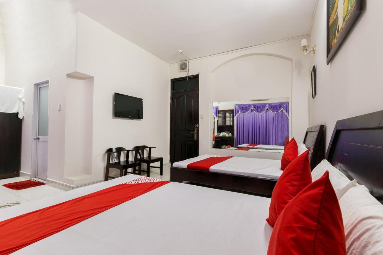 Oyo 486 Nhat Nhat Hotel Хошимин Экстерьер фото