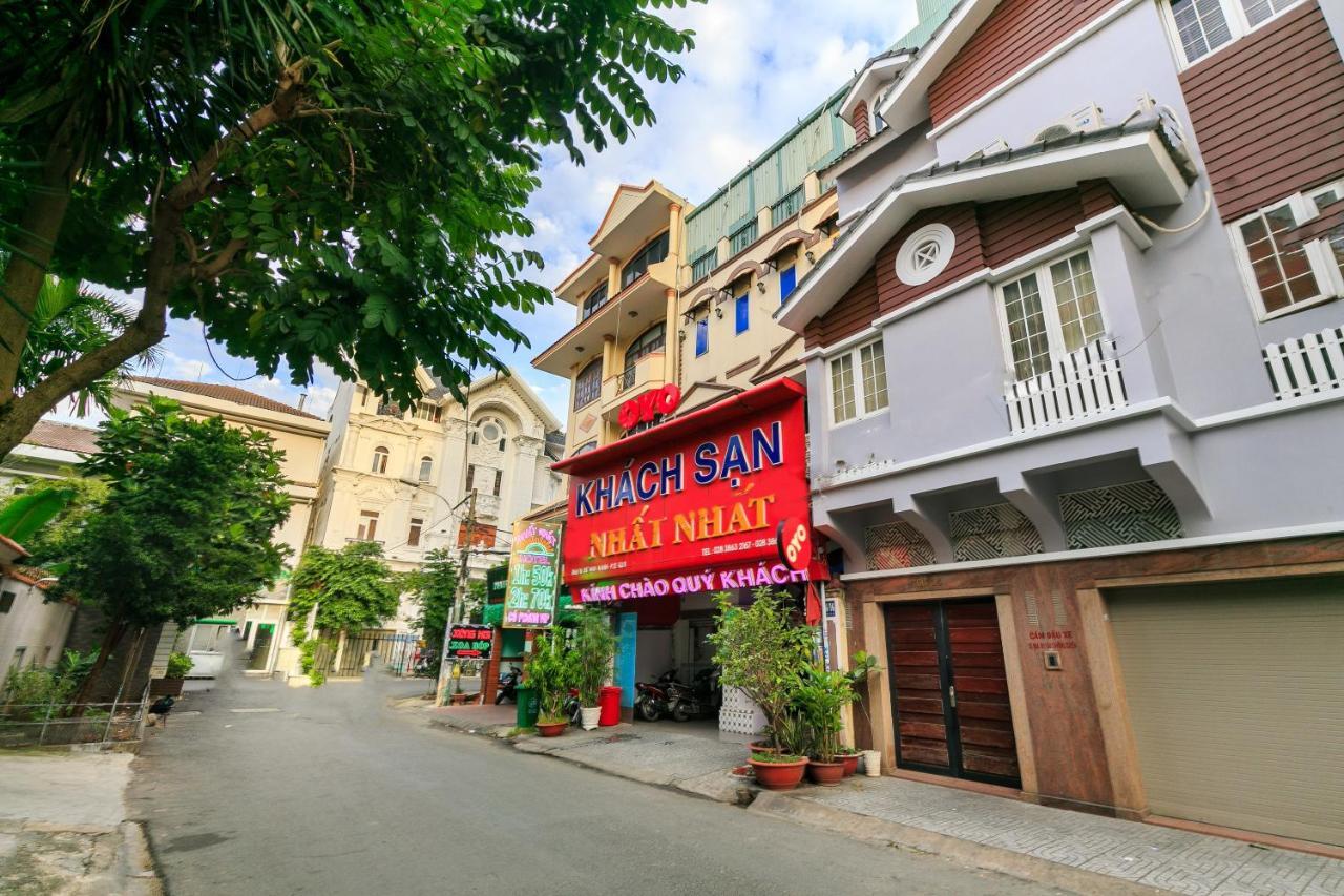 Oyo 486 Nhat Nhat Hotel Хошимин Экстерьер фото