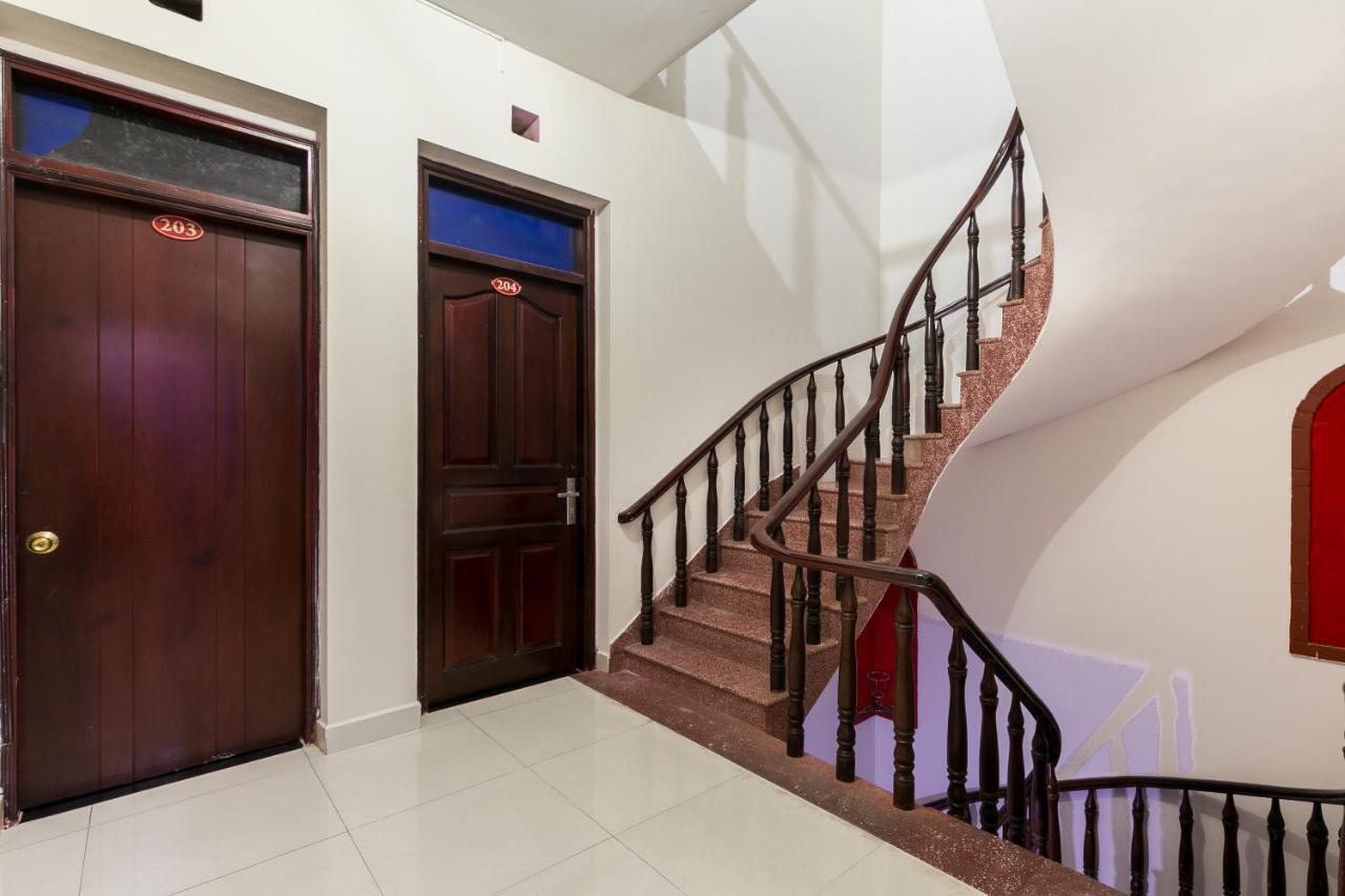 Oyo 486 Nhat Nhat Hotel Хошимин Экстерьер фото