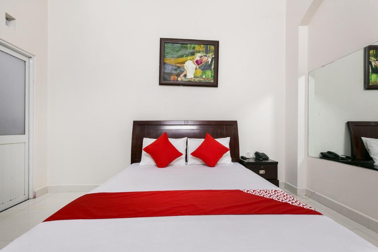 Oyo 486 Nhat Nhat Hotel Хошимин Экстерьер фото